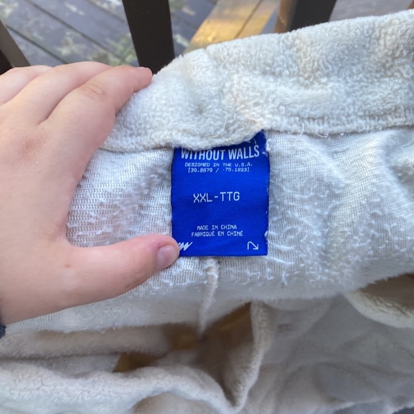 Urban Outfitters • White Peace Sweatpants - Picture 5 of 6